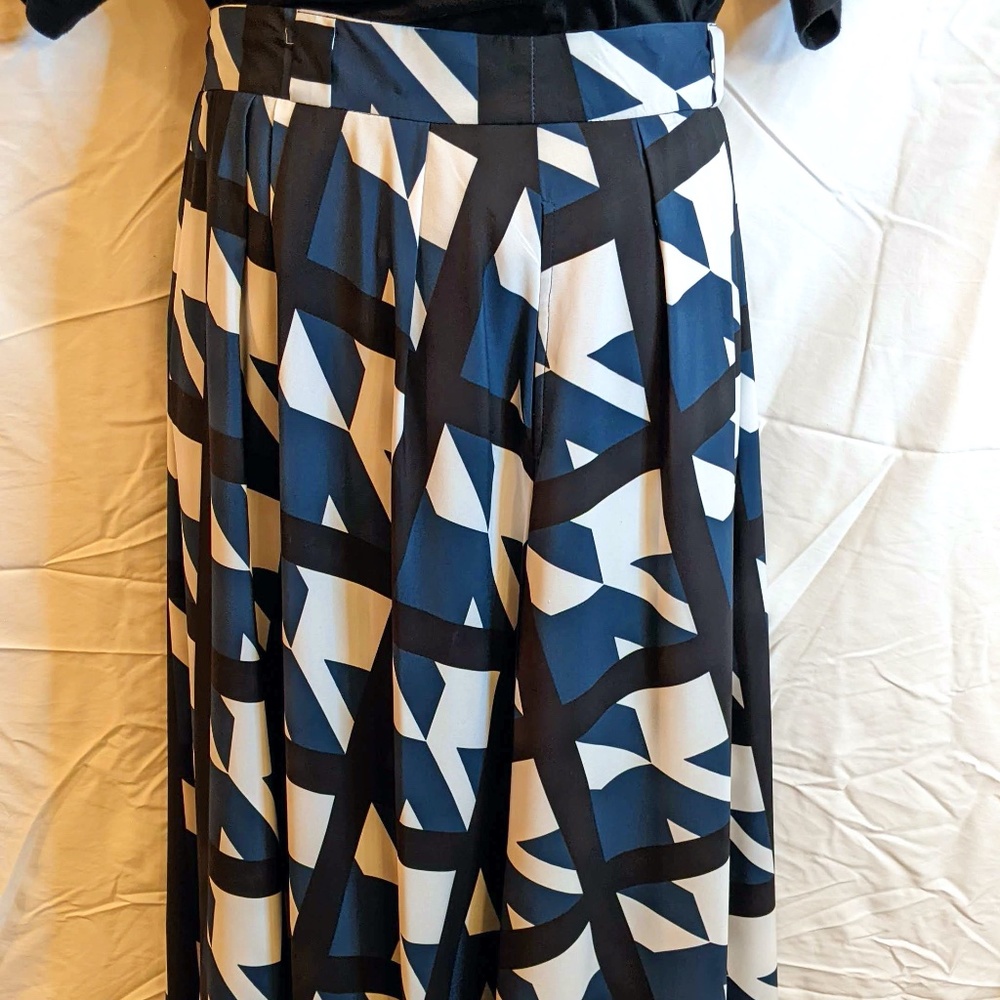 Eshakti graphic crepe box-pleat midi skirt